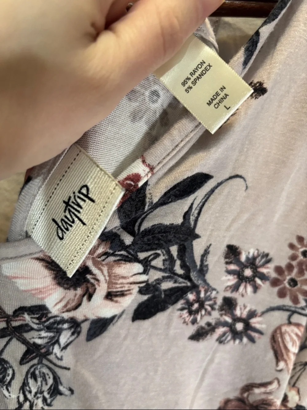 Daytrip Mauve Floral V-Neck Short Sleeve Tee